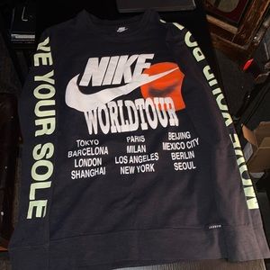 Nike World Tour 🌐~ LS T-Shirt
